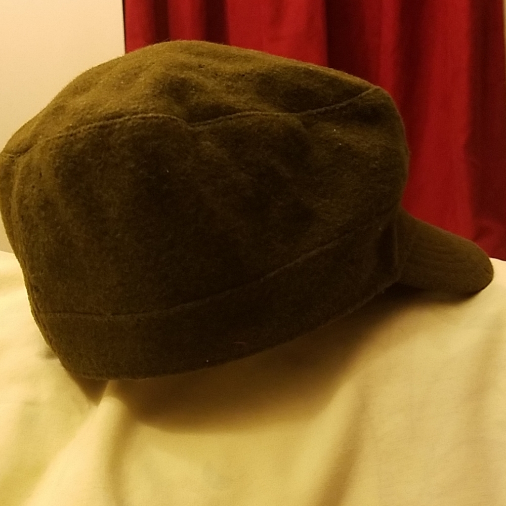 Wool hat - Picture 3 of 3